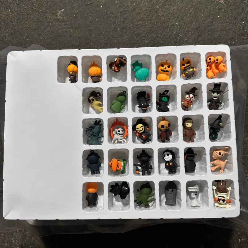 🎃50% off👻31 Nights of Fright Halloween Calendar with Mini Figurines